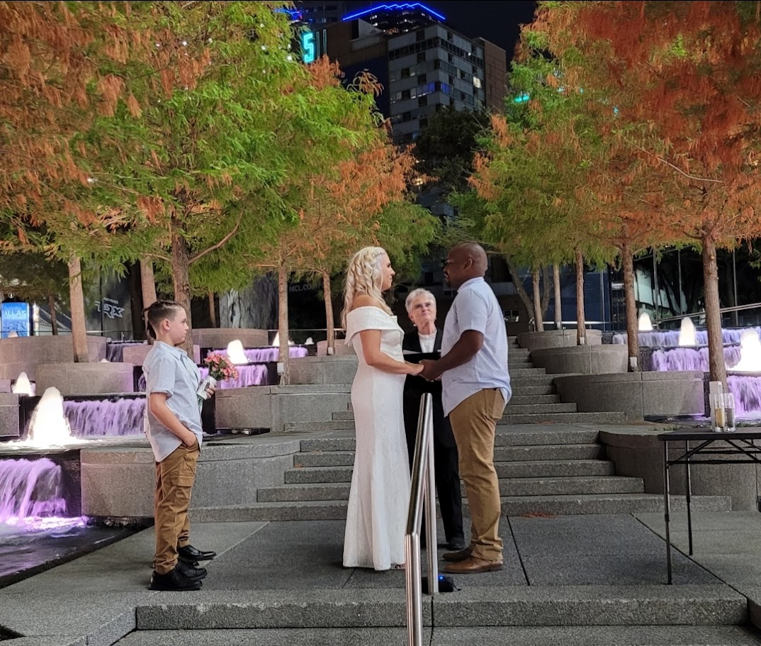 outdoor wedding at night in downtown dallas